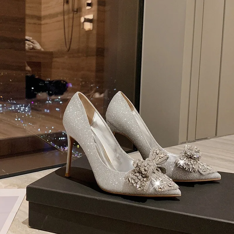 В 2023 году Новые свадебные туфли из серебра и хрусталя, женские туфли с острым бриллиантовым бантом, туфли для невесты на высоком каблуке