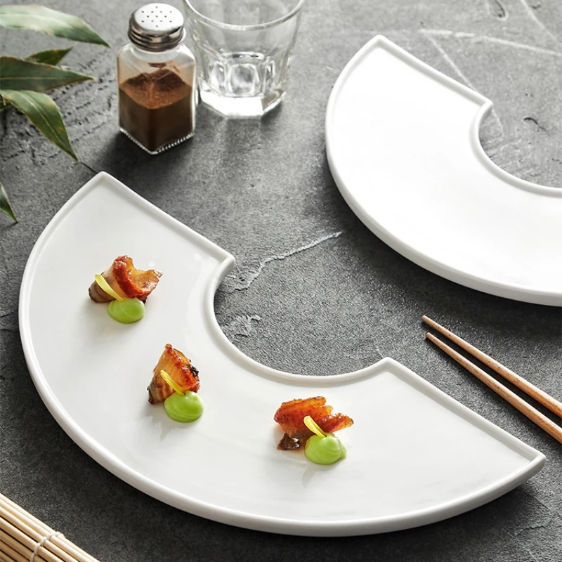 Креативная профилированная керамическая посуда Неправильной формы, холодное блюдо, Десертная тарелка, тарелка для прохладительных напитков в китайском стиле, Белая гостиничная тарелка