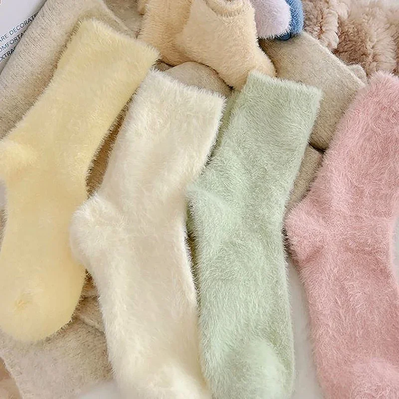 Милые норковые бархатные носки для женщин и девочек, осенне-зимние эластичные утепленные коралловые бархатные носки для сна, плюшевые носки для пола