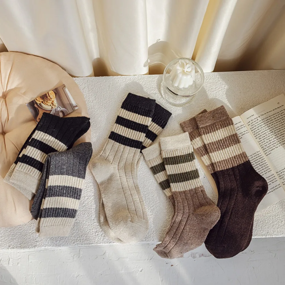Мягкая зимняя уличная одежда, шерстяные носки для девочек в полоску Harajuku, Чулочно-носочные изделия средней длины, чулочно-носочные изделия в стиле колледжа, Носки в корейском стиле